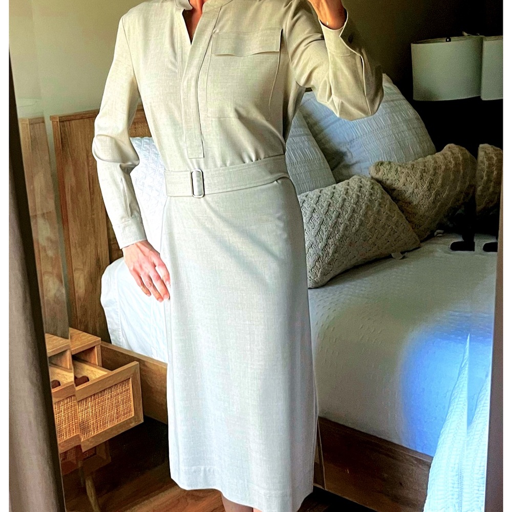 Judith & Charles light tan dress